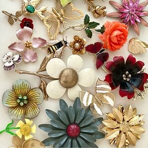 Jewelry Show - $10 Min. to Ship - Can bundle w/another show. Please Read.